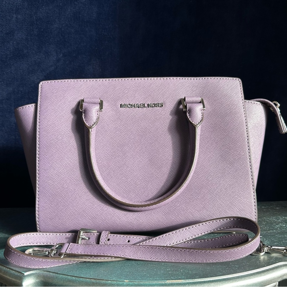 Michael Kors Jet Set Large Snap Pocket Tote-Lilac Saffiano Leather